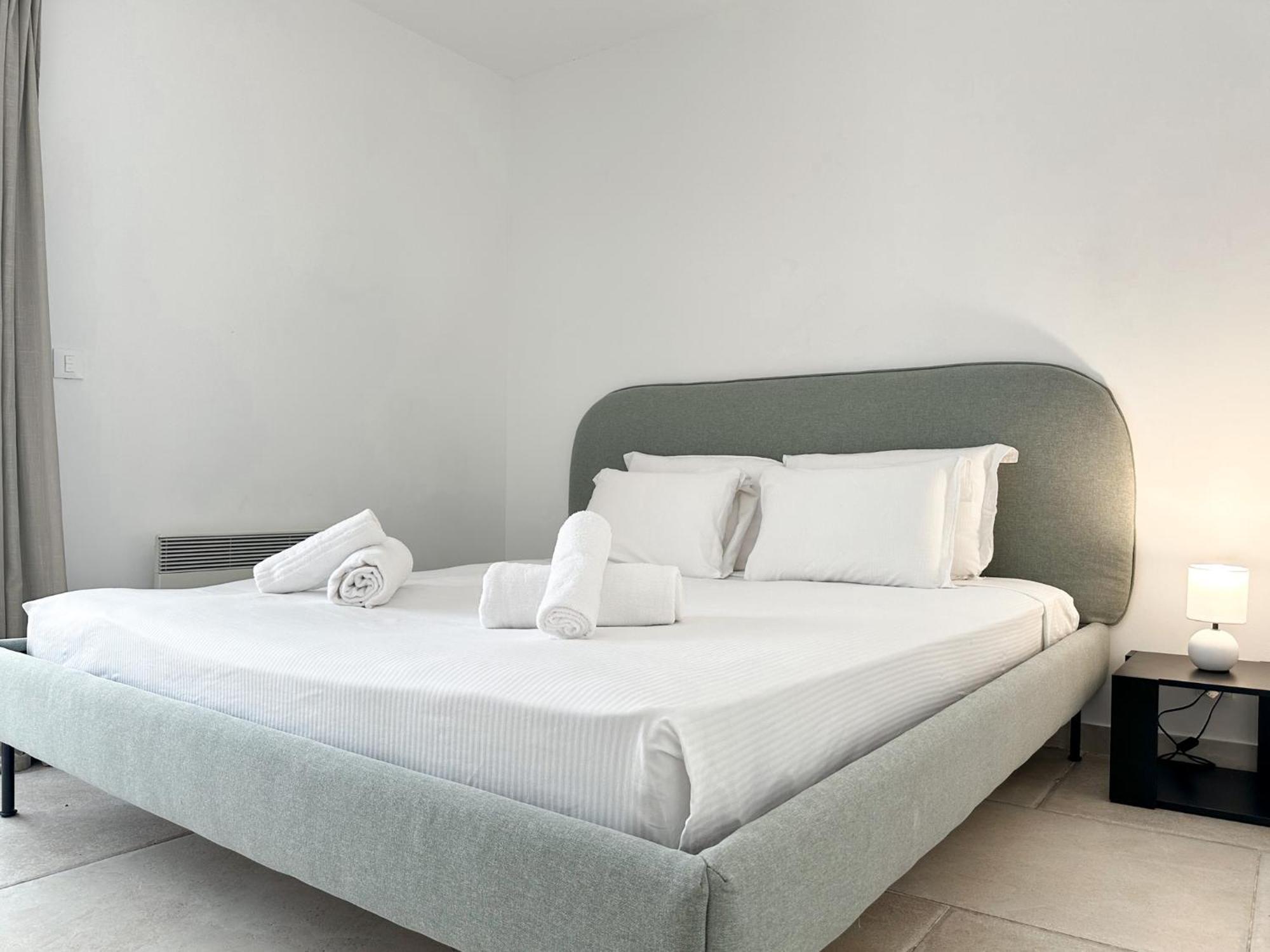 Luxurious 3 Rooms, Pool, Bnbrickeys 보솔레이 외부 사진