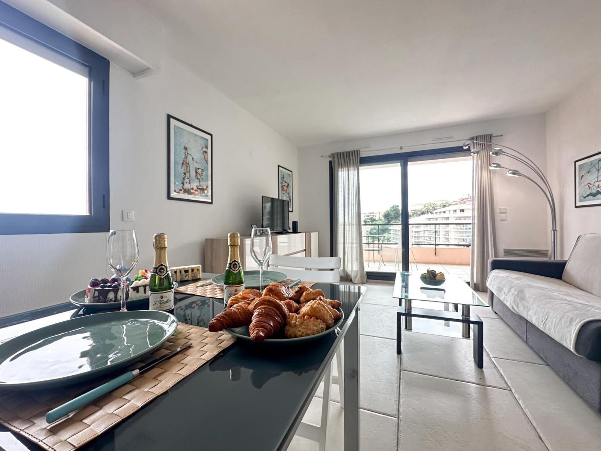 Luxurious 3 Rooms, Pool, Bnbrickeys 보솔레이 외부 사진